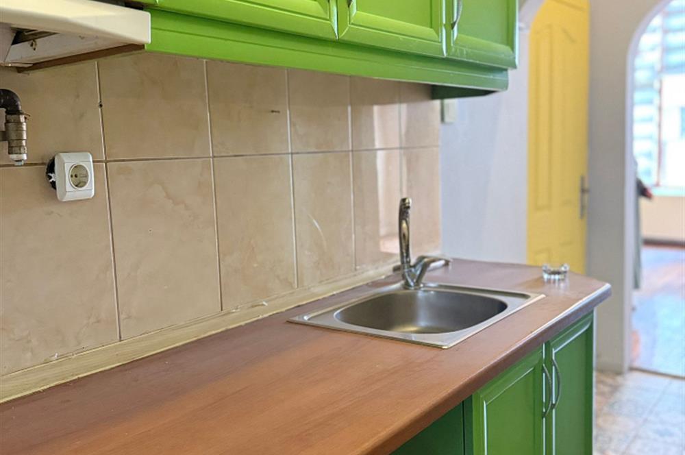 İSTİKLAL CADDESİ PARALELİNDE MEYDANA ÇOK YAKIN SATILIK OFİS