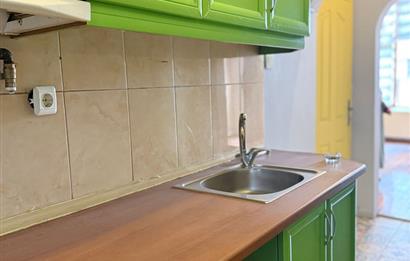 İSTİKLAL CADDESİ PARALELİNDE MEYDANA ÇOK YAKIN SATILIK OFİS