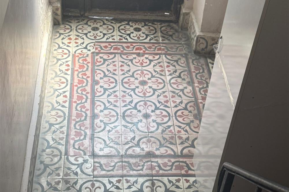 İSTİKLAL CADDESİ PARALELİNDE MEYDANA ÇOK YAKIN SATILIK OFİS