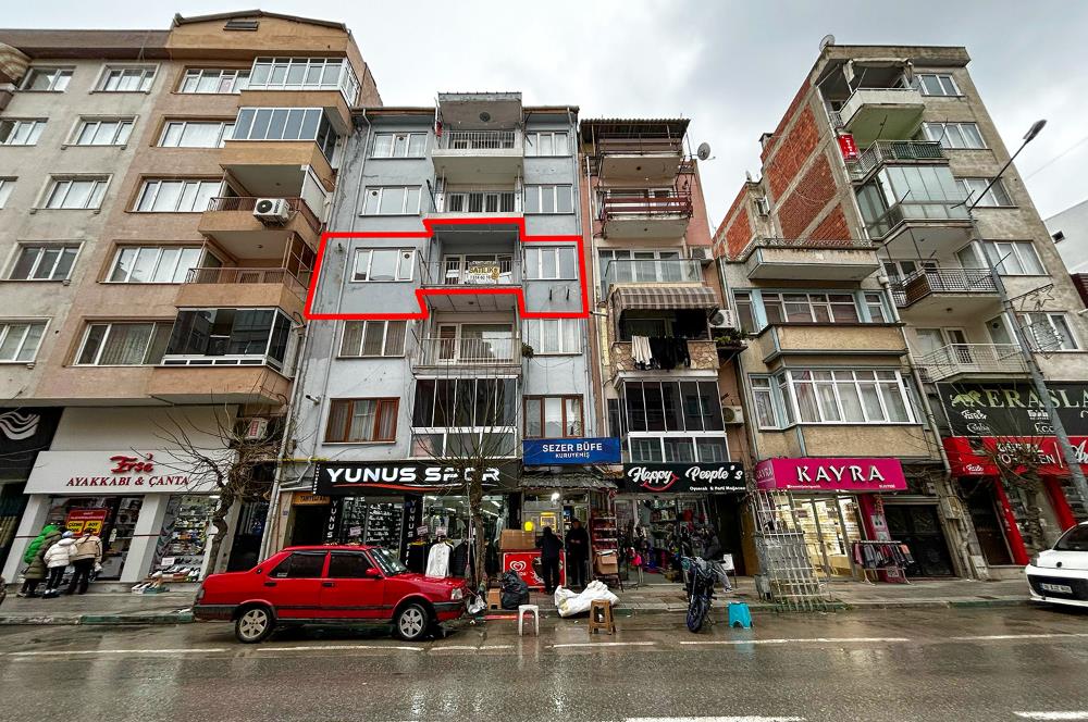 C21 Cius; Cadde Üzerinde Deniz Manzaralı Satılık Arakat Daire