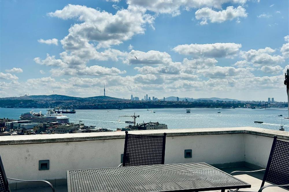 GALATA'NIN EN GÜZEL SOKAĞINDA TERASLI MANZARALI SATILIK DAİRE