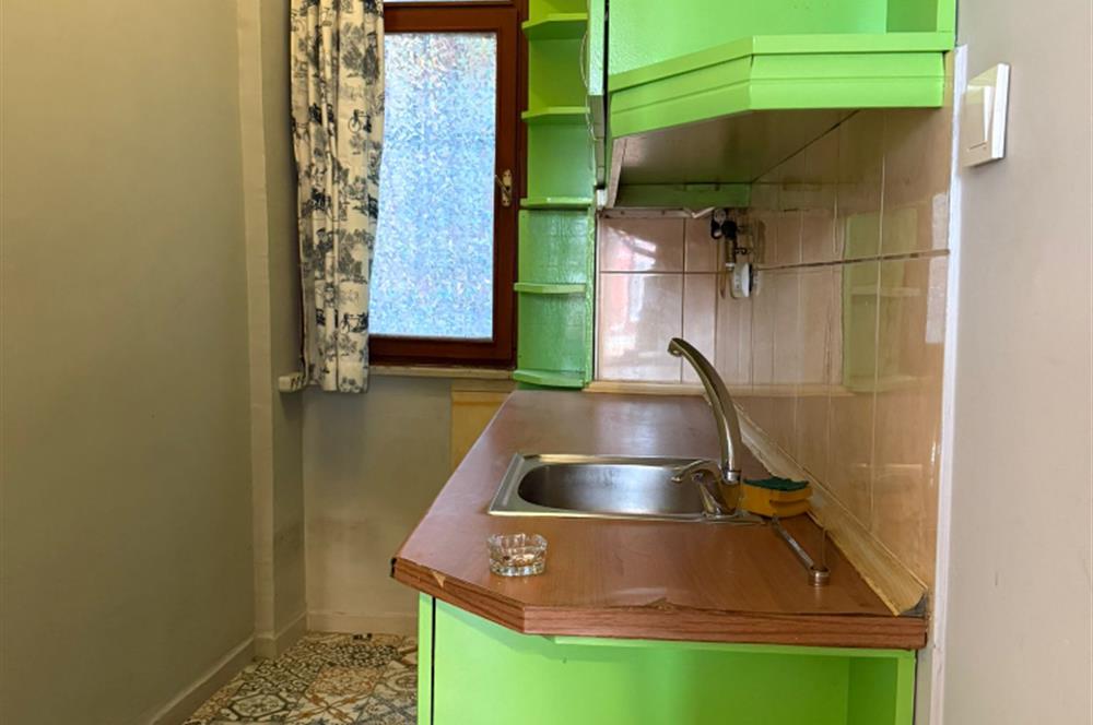 İSTİKLAL CADDESİ PARALELİNDE MEYDANA ÇOK YAKIN SATILIK OFİS