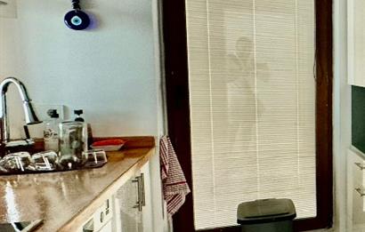 GALATA'NIN EN GÜZEL SOKAĞINDA TERASLI MANZARALI SATILIK DAİRE