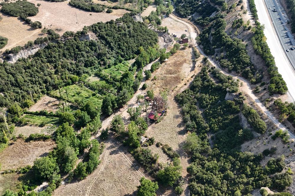 CANKURTARAN'DA FIRSAT ANAYOLA YAKIN TARLA