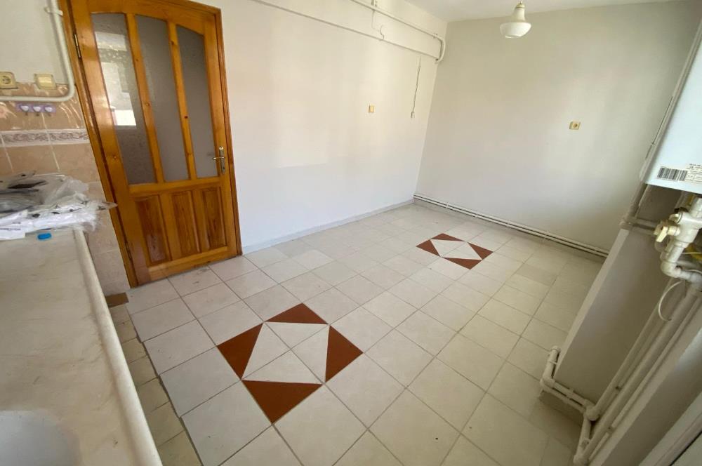 CENTURY21 BAL'DAN P.ALANI MUHTARLIK-EMNİYET LOKASYONLU 2+1 DAİRE