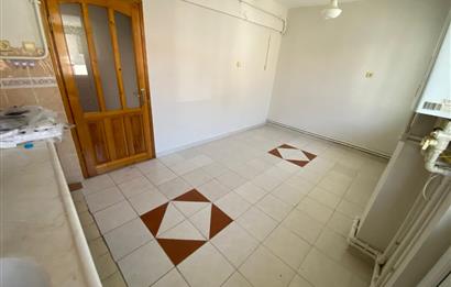 CENTURY21 BAL'DAN P.ALANI MUHTARLIK-EMNİYET LOKASYONLU 2+1 DAİRE
