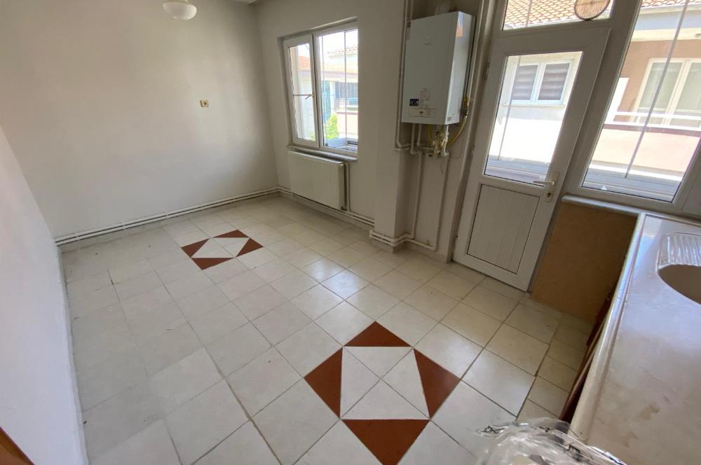 CENTURY21 BAL'DAN P.ALANI MUHTARLIK-EMNİYET LOKASYONLU 2+1 DAİRE