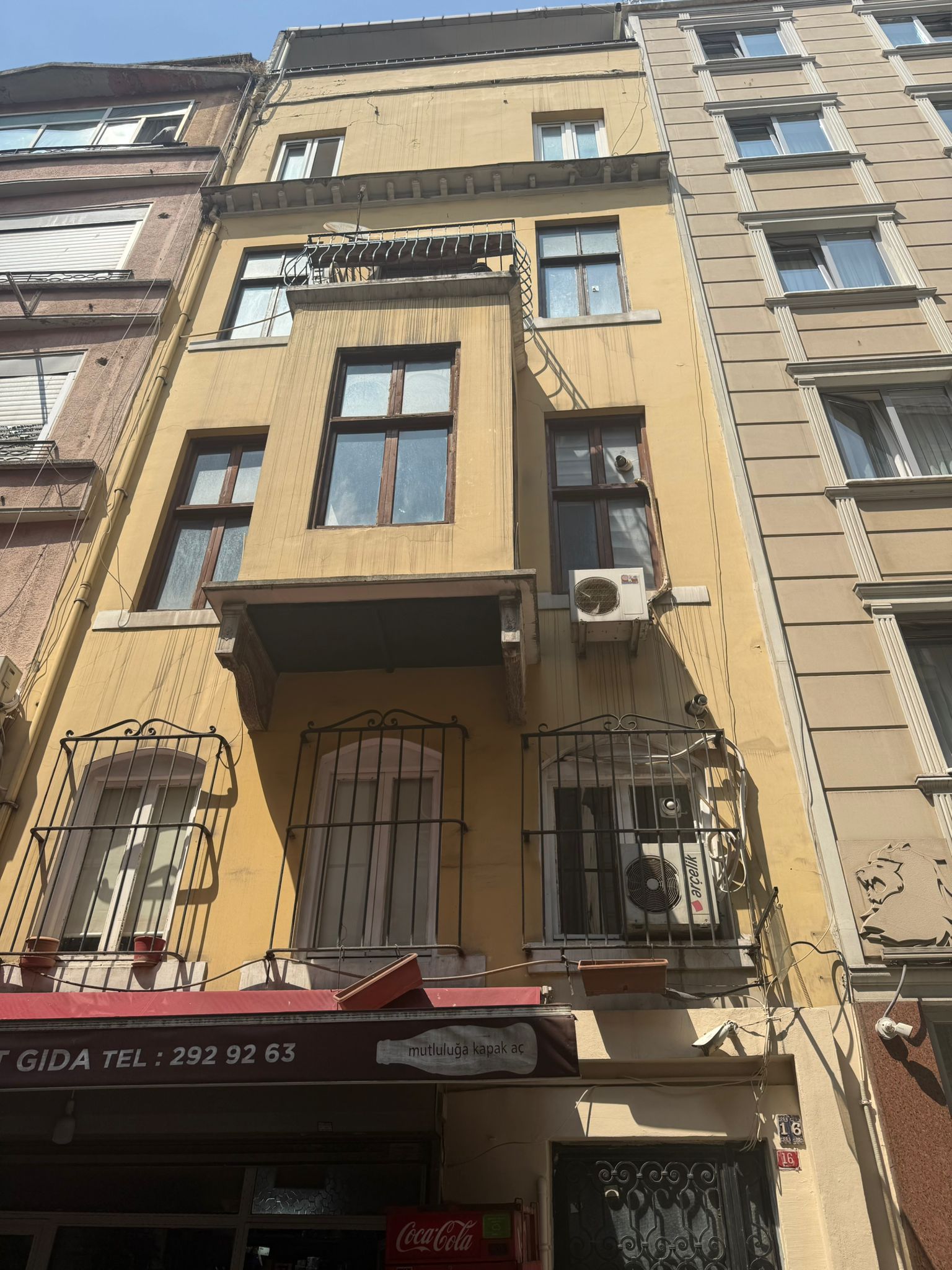 İSTİKLAL CADDESİ PARALELİNDE MEYDANA ÇOK YAKIN SATILIK OFİS