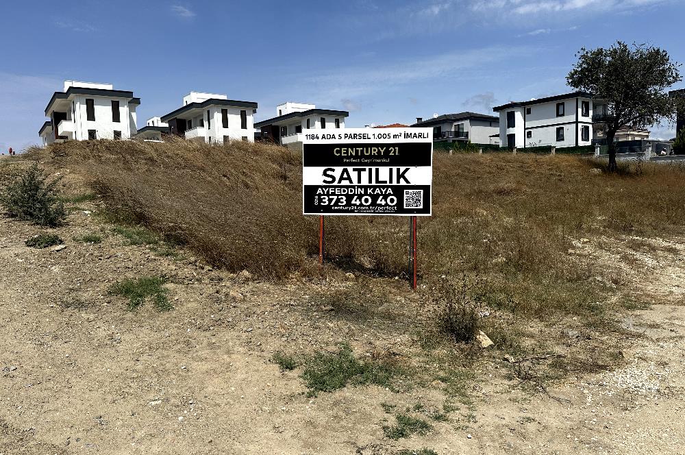 MERKEZDE 1.005m2 KÖŞE BAŞI TEK TAPU MÜSTAKİL PARSEL-2 VİLLALIK