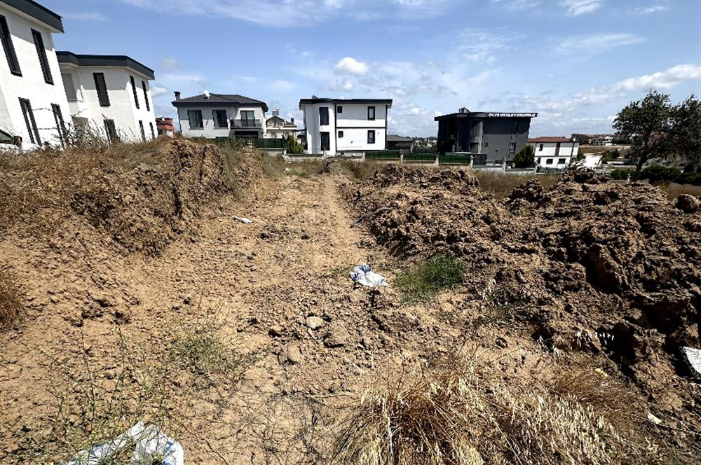 MERKEZDE 1.005m2 KÖŞE BAŞI TEK TAPU MÜSTAKİL PARSEL-2 VİLLALIK