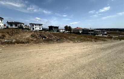 MERKEZDE 1.005m2 KÖŞE BAŞI TEK TAPU MÜSTAKİL PARSEL-2 VİLLALIK