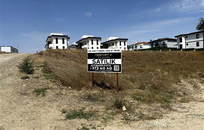 MERKEZDE 1.005m2 KÖŞE BAŞI TEK TAPU MÜSTAKİL PARSEL-2 VİLLALIK