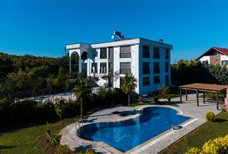 Century 21'den Efirli'de Eşi Benzeri Olmayan Satılık Malikane..