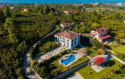 Century 21'den Efirli'de Eşi Benzeri Olmayan Satılık Malikane..