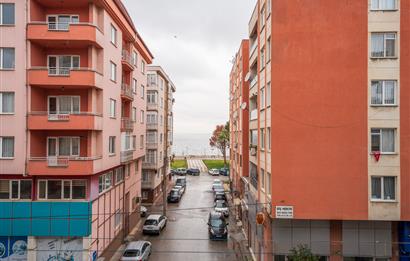 C21 Cius; Cadde Üzerinde Deniz Manzaralı Satılık Arakat Daire