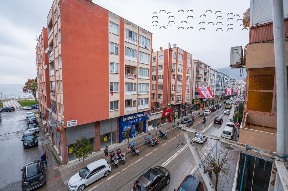 C21 Cius; Cadde Üzerinde Deniz Manzaralı Satılık Arakat Daire