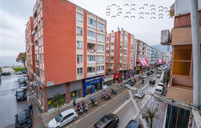 C21 Cius; Cadde Üzerinde Deniz Manzaralı Satılık Arakat Daire