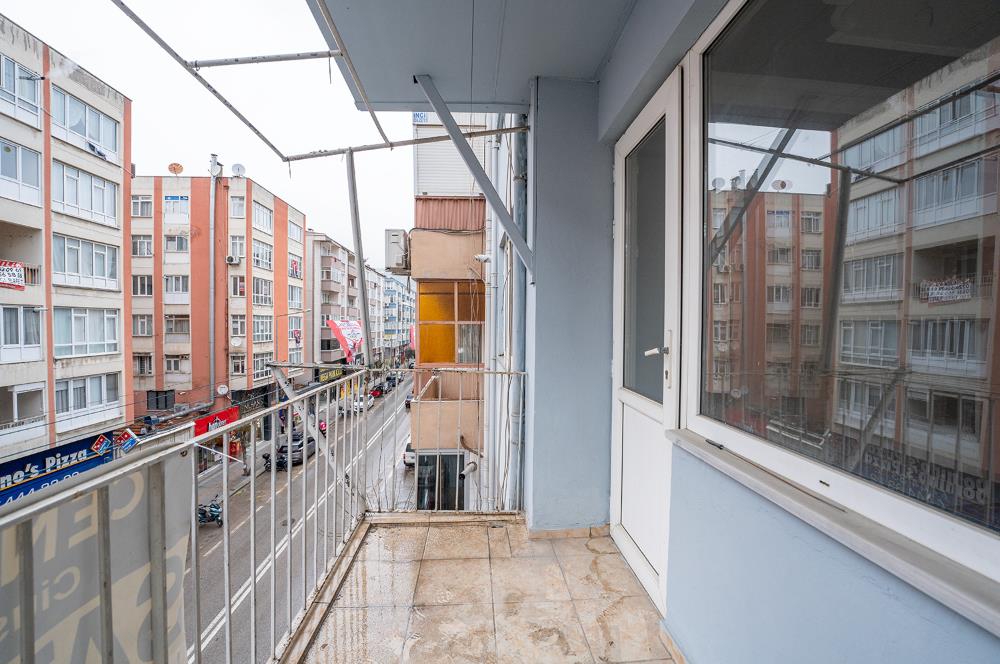 C21 Cius; Cadde Üzerinde Deniz Manzaralı Satılık Arakat Daire