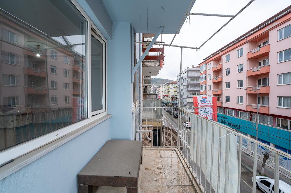 C21 Cius; Cadde Üzerinde Deniz Manzaralı Satılık Arakat Daire