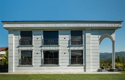 Century 21'den Efirli'de Eşi Benzeri Olmayan Satılık Malikane..