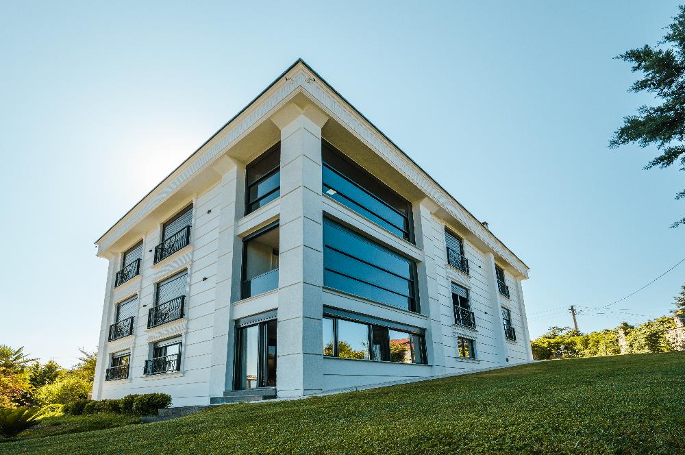 Century 21'den Efirli'de Eşi Benzeri Olmayan Satılık Malikane..