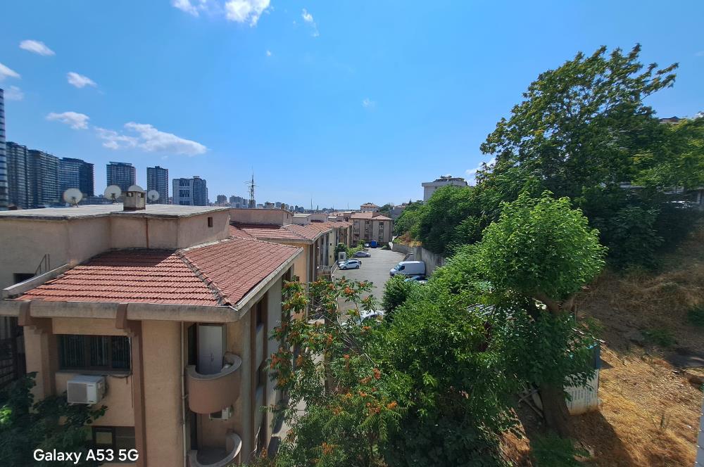 Kadıköy Hasanpaşa Teraslı Balkonlu 2 Banyo Asansörlü 3+1 Dubleks