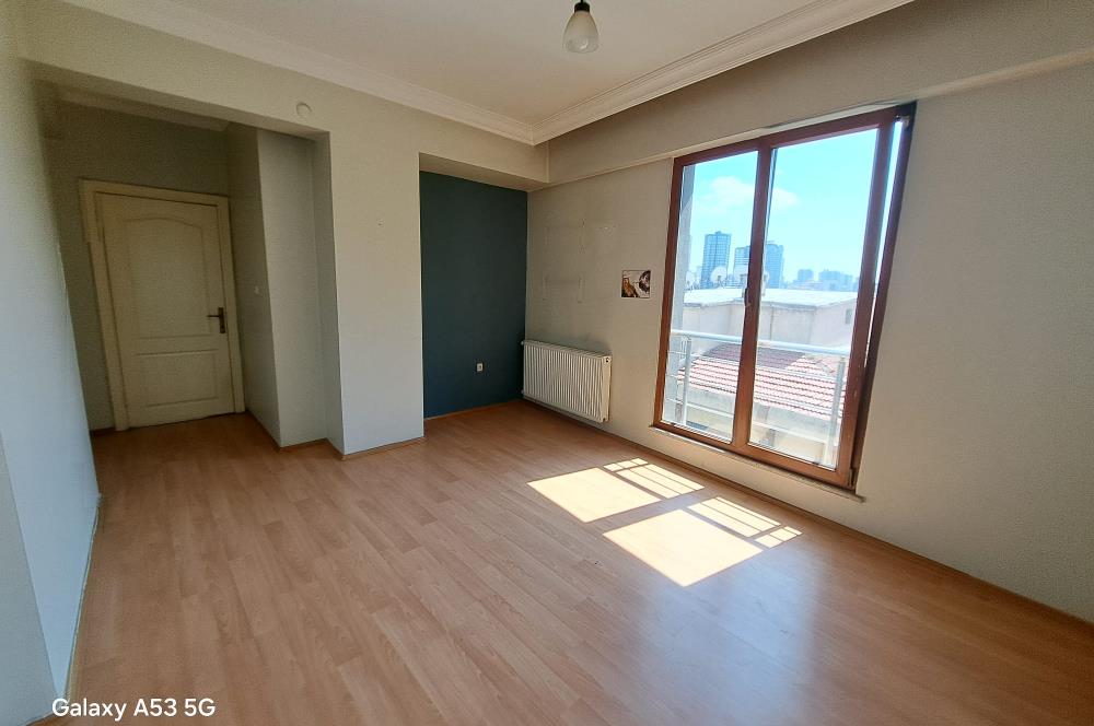 Kadıköy Hasanpaşa Teraslı Balkonlu 2 Banyo Asansörlü 3+1 Dubleks