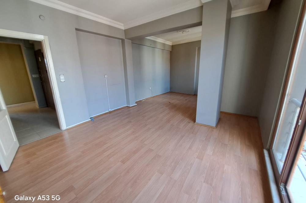 Kadıköy Hasanpaşa Teraslı Balkonlu 2 Banyo Asansörlü 3+1 Dubleks