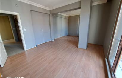 Kadıköy Hasanpaşa Teraslı Balkonlu 2 Banyo Asansörlü 3+1 Dubleks
