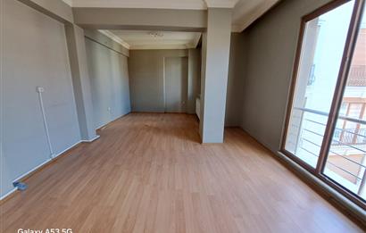 Kadıköy Hasanpaşa Teraslı Balkonlu 2 Banyo Asansörlü 3+1 Dubleks