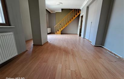 Kadıköy Hasanpaşa Teraslı Balkonlu 2 Banyo Asansörlü 3+1 Dubleks