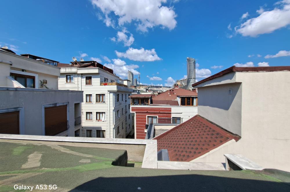 Kadıköy Hasanpaşa Teraslı Balkonlu 2 Banyo Asansörlü 3+1 Dubleks