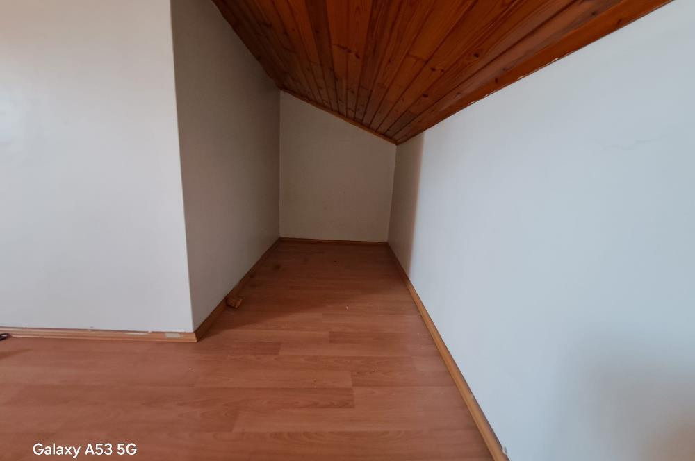Kadıköy Hasanpaşa Teraslı Balkonlu 2 Banyo Asansörlü 3+1 Dubleks