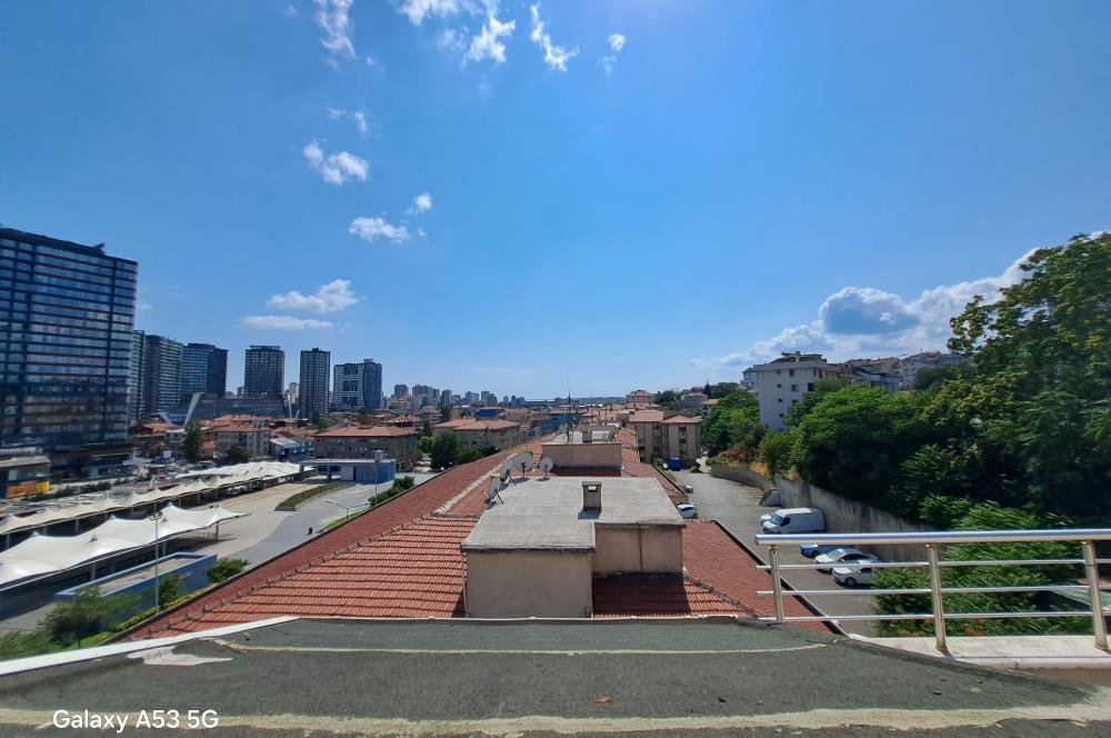 Kadıköy Hasanpaşa Teraslı Balkonlu 2 Banyo Asansörlü 3+1 Dubleks