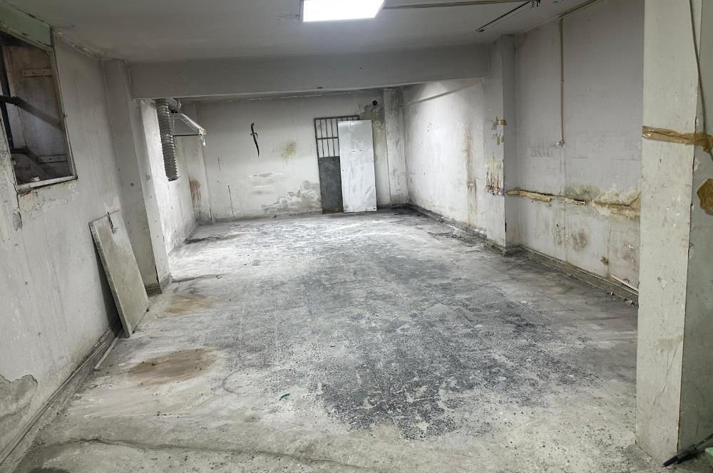 EMİNÖNÜ KÜÇÜKPAZAR'DA KOMPLE BİNA(275 M2) İBN HALDUN ÜNV.KARŞISI