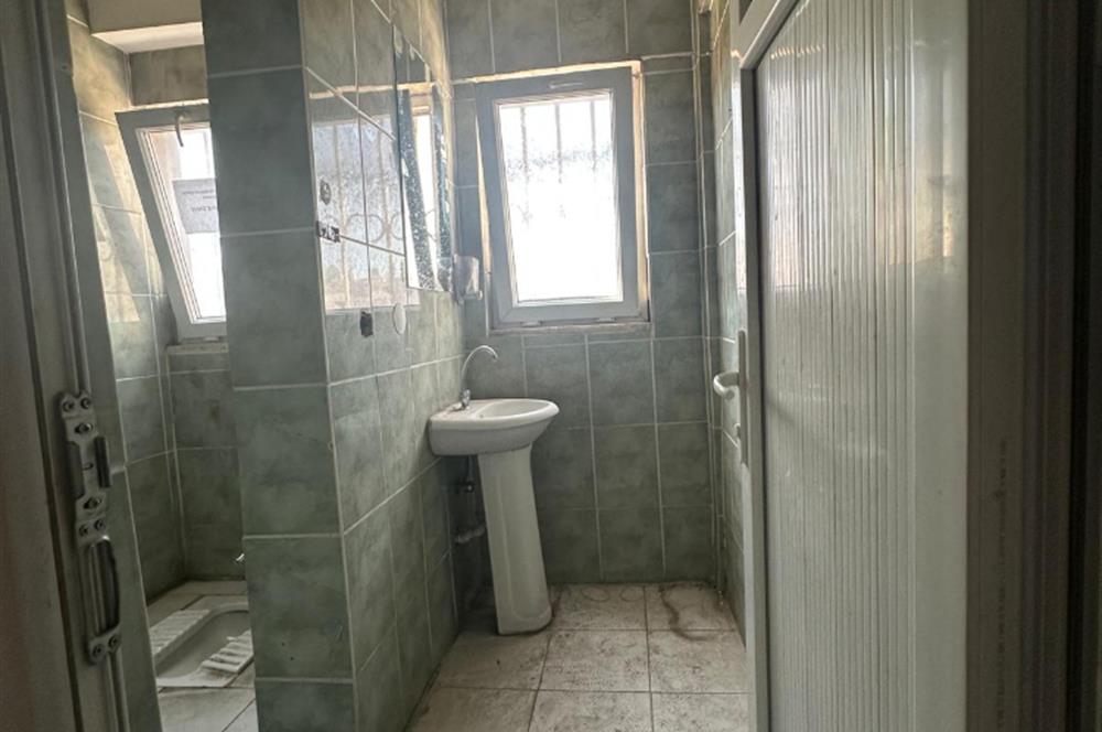 EMİNÖNÜ KÜÇÜKPAZAR'DA KOMPLE BİNA(275 M2) İBN HALDUN ÜNV.KARŞISI