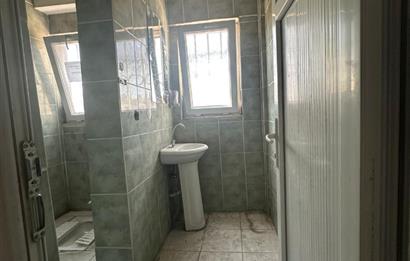 EMİNÖNÜ KÜÇÜKPAZAR'DA KOMPLE BİNA(275 M2) İBN HALDUN ÜNV.KARŞISI