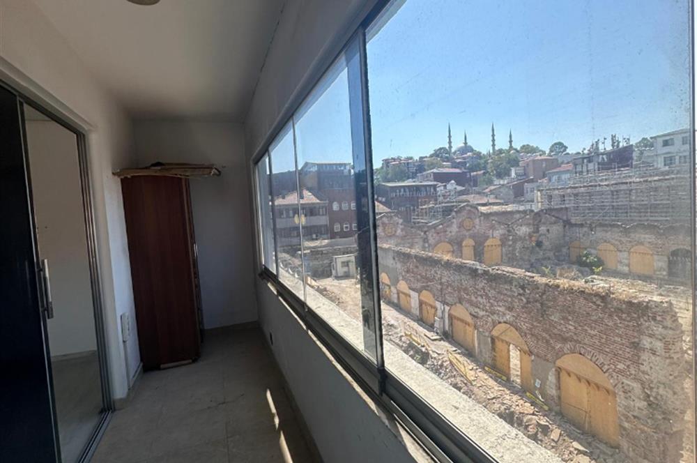 EMİNÖNÜ KÜÇÜKPAZAR'DA KOMPLE BİNA(275 M2) İBN HALDUN ÜNV.KARŞISI