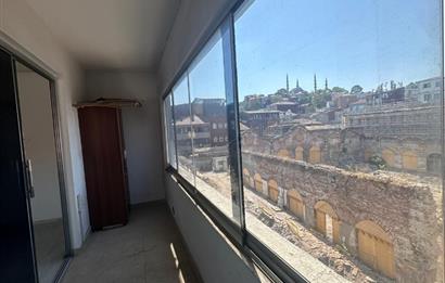 EMİNÖNÜ KÜÇÜKPAZAR'DA KOMPLE BİNA(275 M2) İBN HALDUN ÜNV.KARŞISI