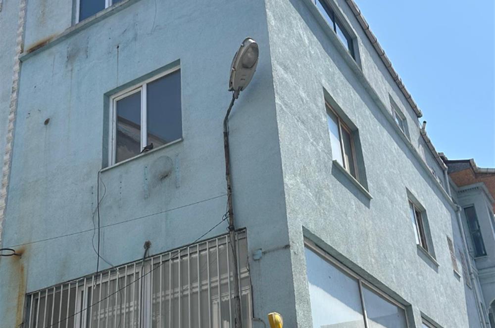 EMİNÖNÜ KÜÇÜKPAZAR'DA KOMPLE BİNA(275 M2) İBN HALDUN ÜNV.KARŞISI