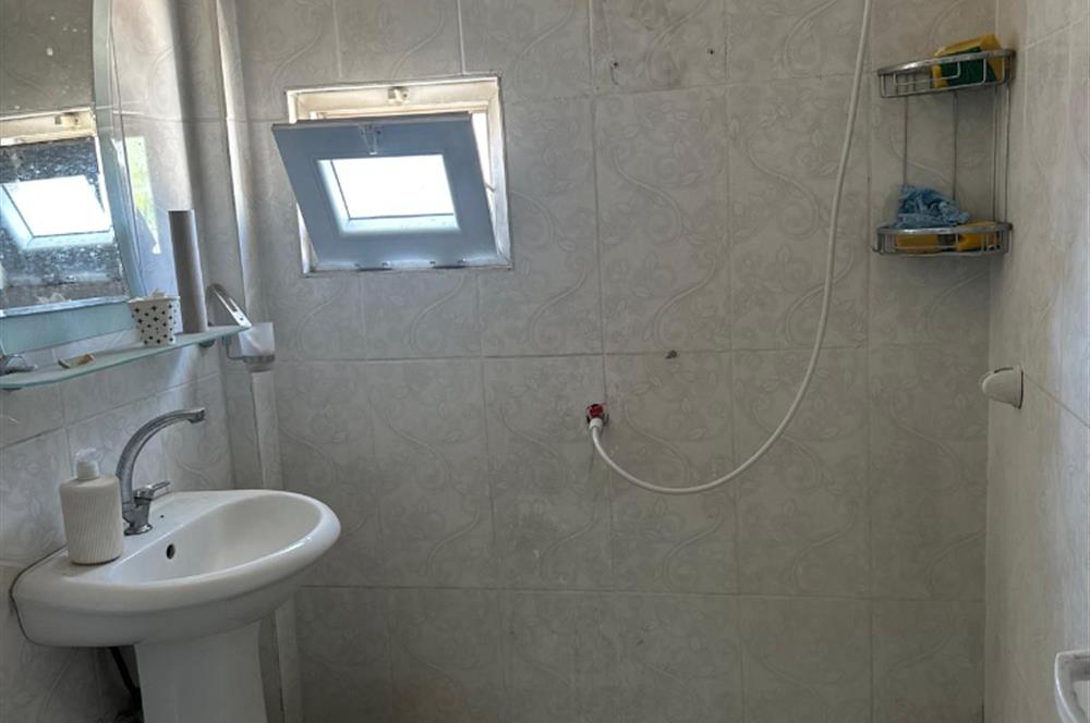 EMİNÖNÜ KÜÇÜKPAZAR'DA KOMPLE BİNA(275 M2) İBN HALDUN ÜNV.KARŞISI