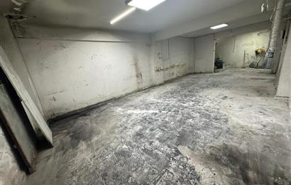 EMİNÖNÜ KÜÇÜKPAZAR'DA KOMPLE BİNA(275 M2) İBN HALDUN ÜNV.KARŞISI