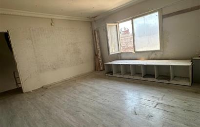 EMİNÖNÜ KÜÇÜKPAZAR'DA KOMPLE BİNA(275 M2) İBN HALDUN ÜNV.KARŞISI