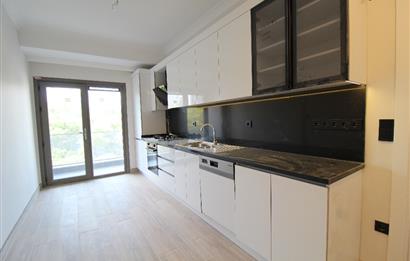 ACIBADEM’DE ÖZEL YAPIM SIFIR YEŞİLE BAKAN OTOPARKLI SATILIK DUBLEKS DAİRE