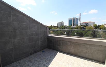 ACIBADEM’DE ÖZEL YAPIM SIFIR YEŞİLE BAKAN OTOPARKLI SATILIK DUBLEKS DAİRE