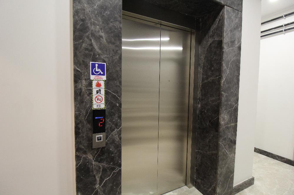ACIBADEM’DE ÖZEL YAPIM SIFIR YEŞİLE BAKAN OTOPARKLI SATILIK DUBLEKS DAİRE