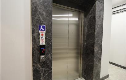 ACIBADEM’DE ÖZEL YAPIM SIFIR YEŞİLE BAKAN OTOPARKLI SATILIK DUBLEKS DAİRE