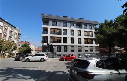 ACIBADEM’DE ÖZEL YAPIM SIFIR YEŞİLE BAKAN OTOPARKLI SATILIK DUBLEKS DAİRE