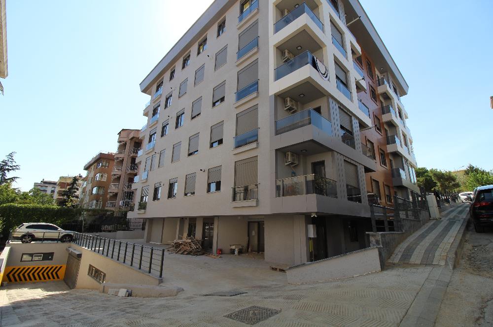ACIBADEM’DE ÖZEL YAPIM SIFIR YEŞİLE BAKAN OTOPARKLI SATILIK DUBLEKS DAİRE