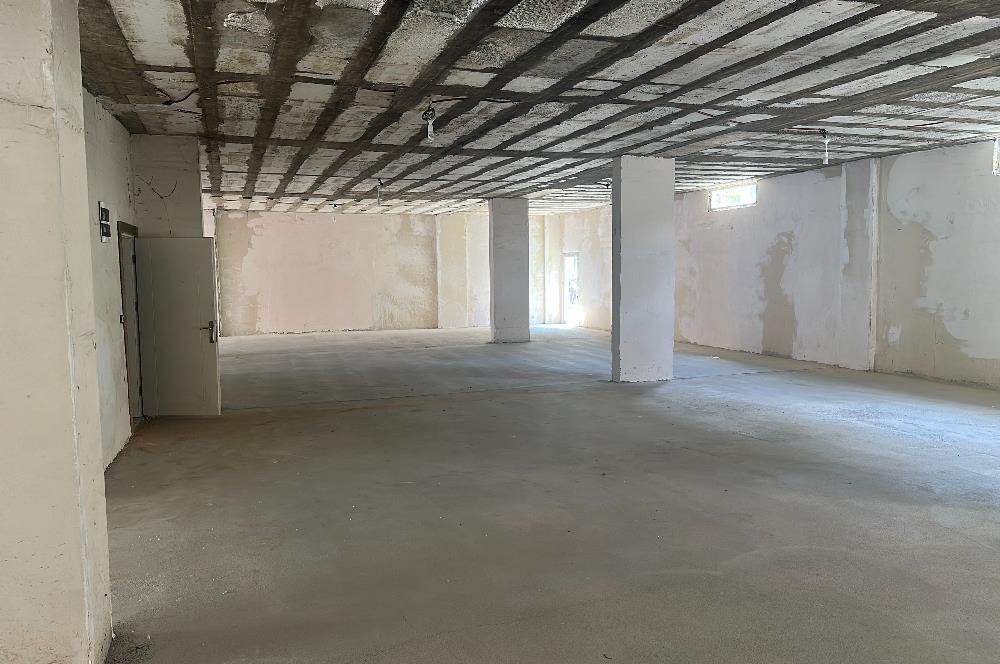 Century 21'den Kumbaşında Kiralık 450 m² Ticari Alan.